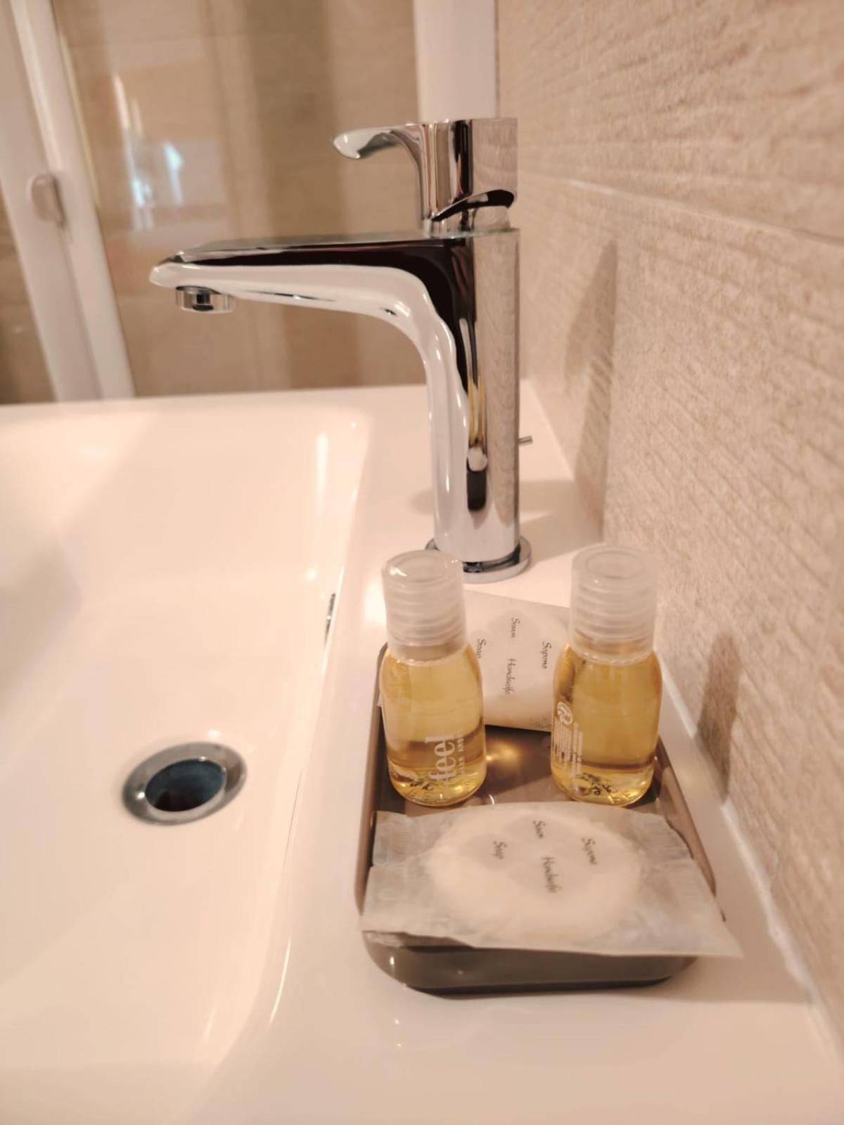 L&B Bed And Breakfast 泰拉诺瓦迪波利诺 外观 照片
